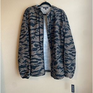 Elwood Tiger Camo Windbreaker